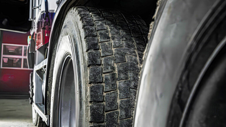 تأثیرات فرسایش لاستیک تایر بر محیط زیست